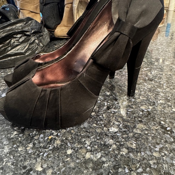 Paris Hilton Elegant Black Bow Heels - Picture 2 of 2